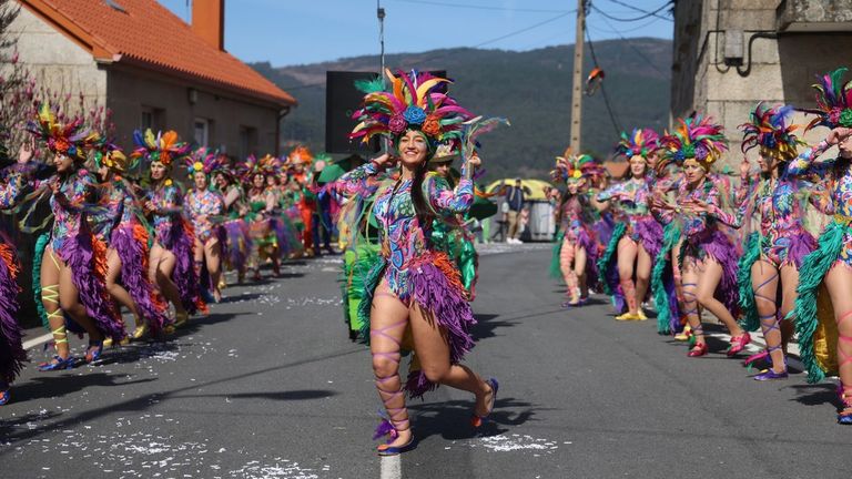 La DGT multa al Concello de Poio por el desfile de carnaval