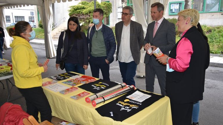 José Miñones, Blas García y Luísa Feijóo visitaron las instalaciones de la II Feira da Saúde e Ben-Estar de Ames