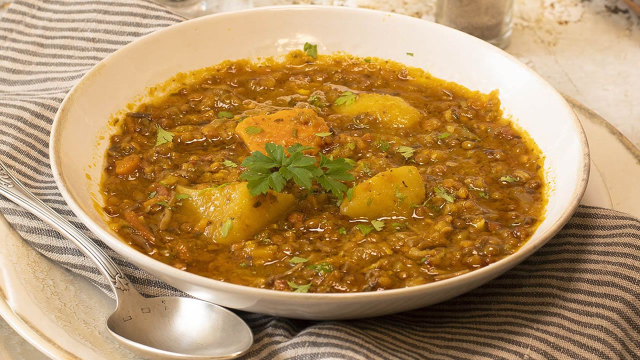 El loro Curro regresa a su hogar en Os Me&aacute;ns, Vila&ntilde;o: ¡las im&aacute;genes!.Martina Lubi&aacute;n en el Palacio Real de Par&iacute;s