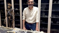 El paleontlogo Antonio Rosas