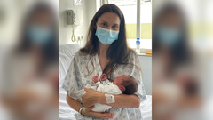 Noelia Dopazo dio a luz a Liam el jueves y este sbado hizo el examen de la OPE del Sergas desde su habitacin en el hospital de Ourense