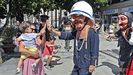 Gigantes y cabezudos en las fiestas de San Roque de Caldas de Reis