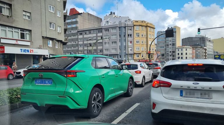Vota y opina: ¿Utilizas cada vez más VTC para desplazarte frente al taxi?