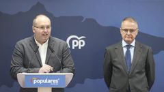 El vicesecretario de Organización Territorial del PP, Miguel Tellado (i), ofreció este jueves una rueda de prensa en Oviedo junto al candidato popular a la Presidencia del Principado, Diego Canga.