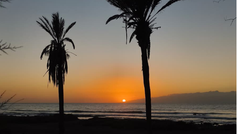 Playa Am�rica. Un atardecer inolvidable en el arenal que combina partes�de origen volc�nico.