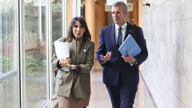 La conselleira de Economía, María Jesús Lorenzana, y el presidente,  Alfonso Rueda, tras la reunión del Consello de la Xunta.