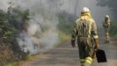 Imagen de archivo de una brigada de Medio Rural extinguiendo un incendio forestal