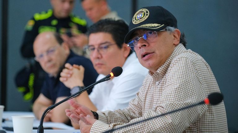 Gustavo Petro denuncia un supuesto plan para atentar contra el helicóptero en el que viajaba