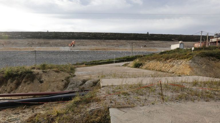 Alcoa prevé iniciar el recrecido de la balsa de lodos a cota 110 «antes de finales del 2026»