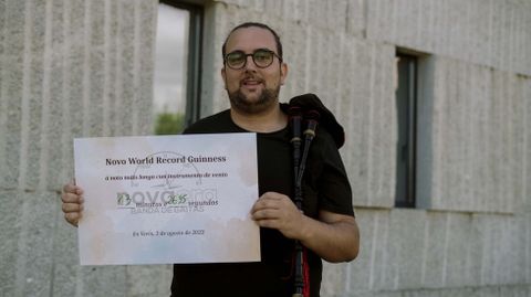Alvaro Isaac Ra, rcord Guinness de la nota ms larga en un instrumento de viento 