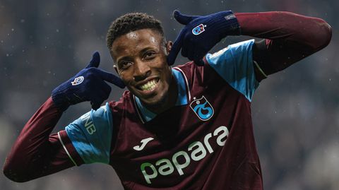 Simon Banza celebra un gol con�Trabzonspor