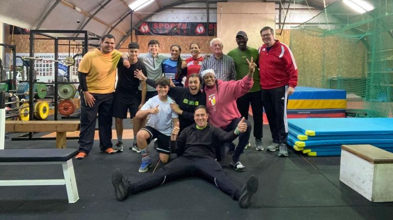 Entrenar con una campeona olímpica para mitigar el destierro en Portugal