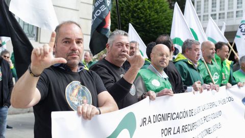 CSIF y Jupol pidieron mejoras laborales frente a la Subdelegacin del Gobierno en Lugo.