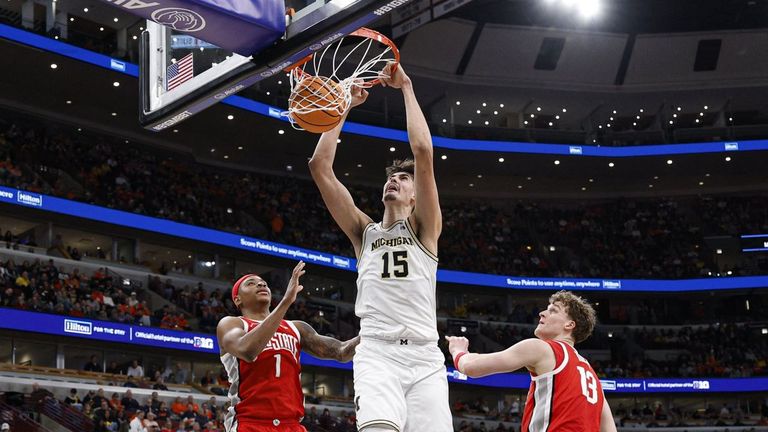 Aday Mara, el renacido gigante de 2,21 que pasó del ostracismo a liderar a la Universidad de Michigan