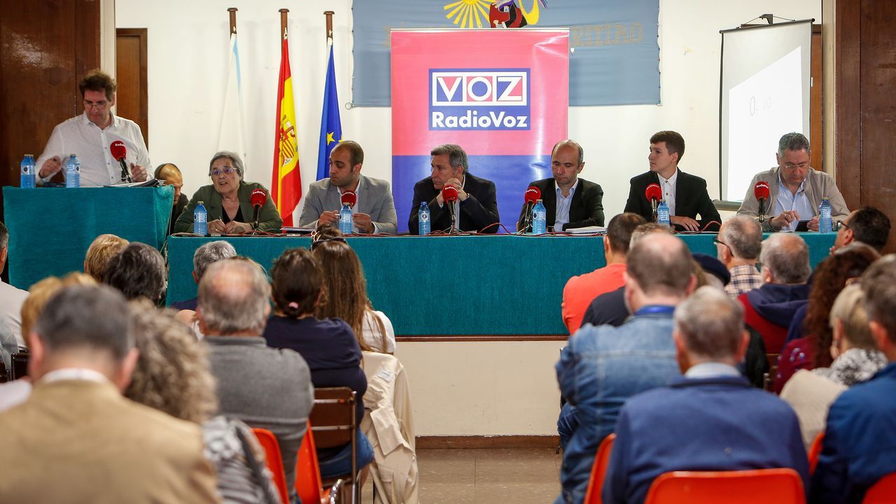 Mira aqu las imgenes del debate electoral de Ribeira.Papeleta del PSOE del 2015 que apareci este lunes en domicilios de Sarria