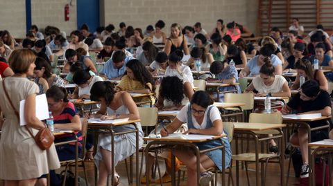 Examen de oposicin para profesores en Ourense