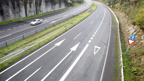 El accidente se produjo en la autovía AG-64, en una imagen de archivo.