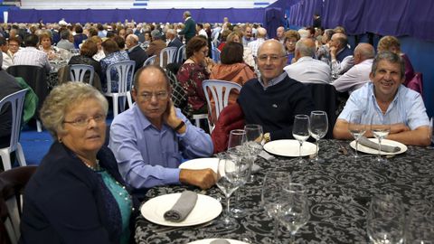  800 mayores acuden a comida de confraternidad concello de Boiro