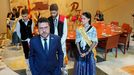 El presidente de la Generalitat, Pere Aragons, inicia las actividades por la Diada de Sant Jordi este domingo con una recepcin con la Colla dels Gegants de Nou Barris.