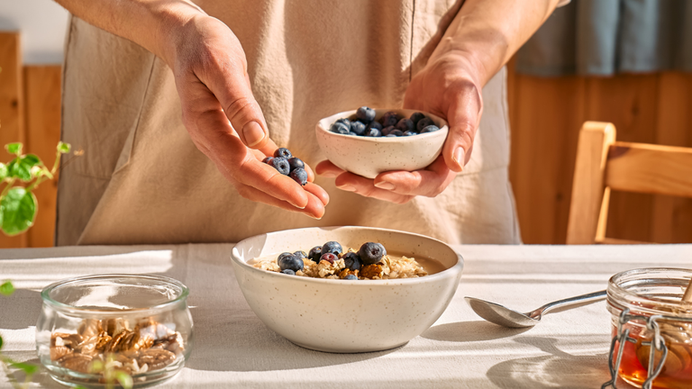 Reduce el consumo de azúcar. Día 2: escoge alimentos de mayor calidad en tu desayuno.