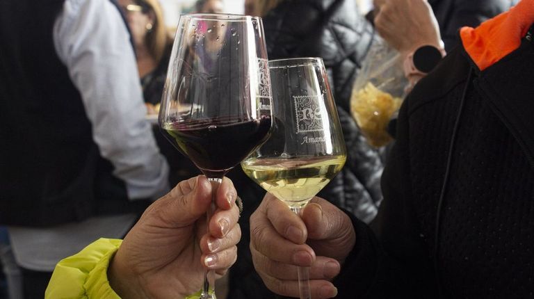 Un sondeo sobre el uso del sello Amandi en vinos en esa subzona alarma a las bodegas