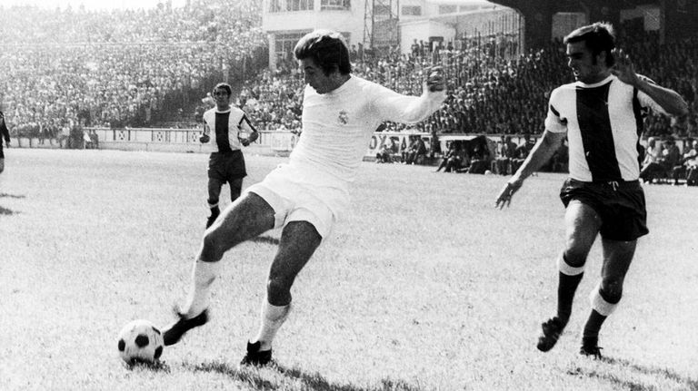 Manuel Velázquez, en un partido contra el Dépor en Riazor.