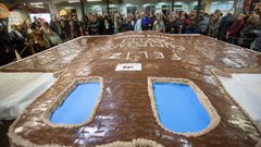 Tarta gigante para celebrar 18 aos de la Muralla como patrimonio mundial