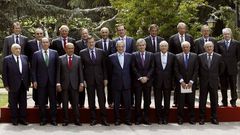 Foto de familia del presidente del Gobierno con los grandes empresarios españoles que integran el Consejo Empresarial por la Competitividad.