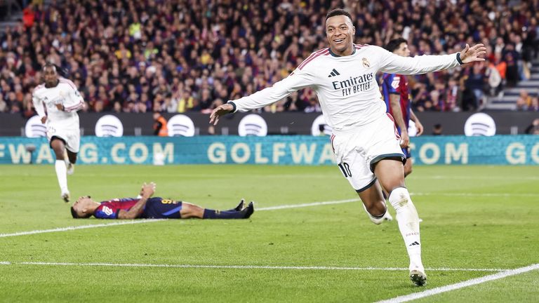 Mbappé se hace centenario cuando más se le esperaba: en el clásico contra el Barcelona en el Camp Nou