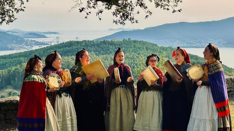 Las im&aacute;genes de la clausura de la mostra de Teatro Afeccionado Labarta Pose.Lagharteiras ofrecer&aacute; o concerto de clausura na Feira do 48