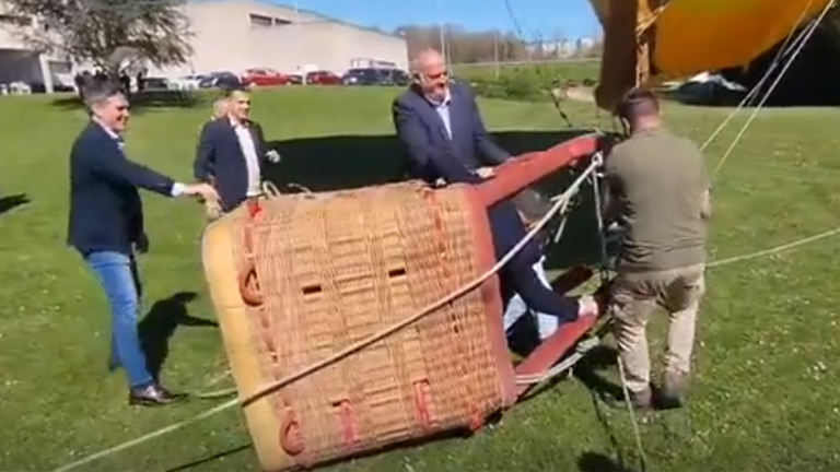 Vuelca un globo aerost�tico con Carmela L�pez y Rom�n Rodr�guez montados en �l.V�deo de la ca�da del globo, con ambos pol�ticos a bordo.