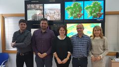 De izquierda a derecha, Alberto Romero, Carlos Otero, Mara Souto, Juan Taboada y Ana Lage, el equipo de prediccin de MeteoGalicia