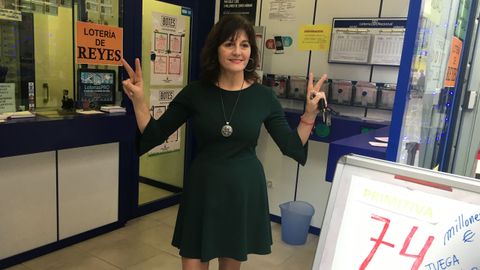 Mar�a Jos� Iglesias, empleada de la administraci�n de loter�a de de Mieres que vendi� un d�cimo del gordo