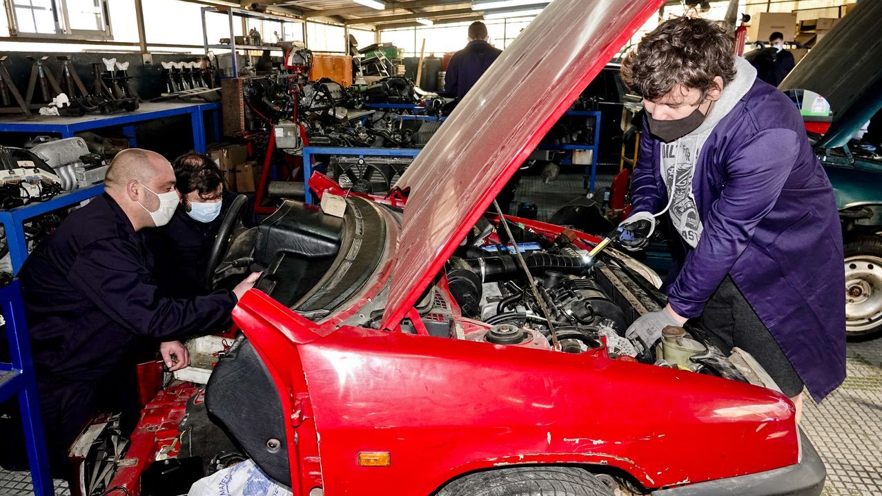 El�mal estado de la cubierta de la torre eumesa, que data de finales del siglo XIV.Para mejorar y prevenir las carencias de vitaminas lo mejor es seguir de una alimentaci�n saludable y equilibrada.