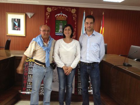 Paco Brea, Zaira Rodriguez y Dani Oca, en el Concello.