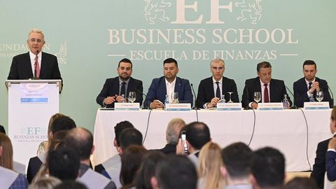 El expresidente colombiano lvaro Uribe, durante la conferencia que pronunci en A Corua en el marco de la clausura del curso de la E F Business School