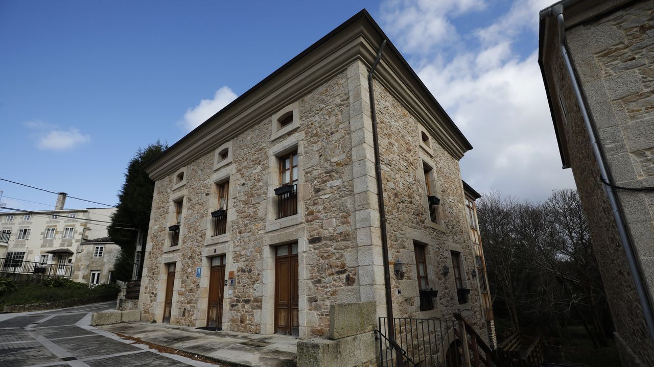 O Viso-Ecovillage, una aldea recuperada en Ourol para turismo rural.La asociaci�n adquiri� la antigua casa de turismo rural para uso residencial