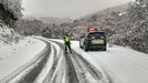 La nieve dificulta el tráfico en las carreteras de Valdeorras hacia Trevinca