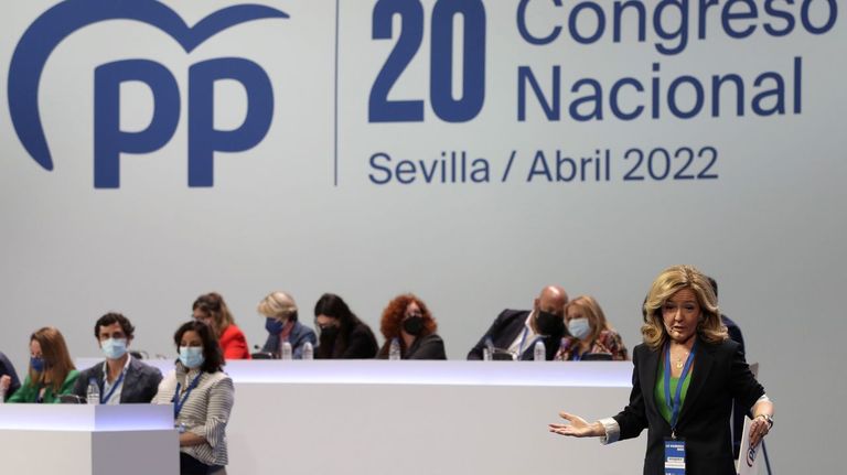 La presidenta del PP en Asturias, María Teresa Mallada durante el XX Congreso Nacional del partido en Sevilla que comienza este viernes y que elegirá por aclamación a su nuevo presidente: Alberto Núñez Feijóo.
