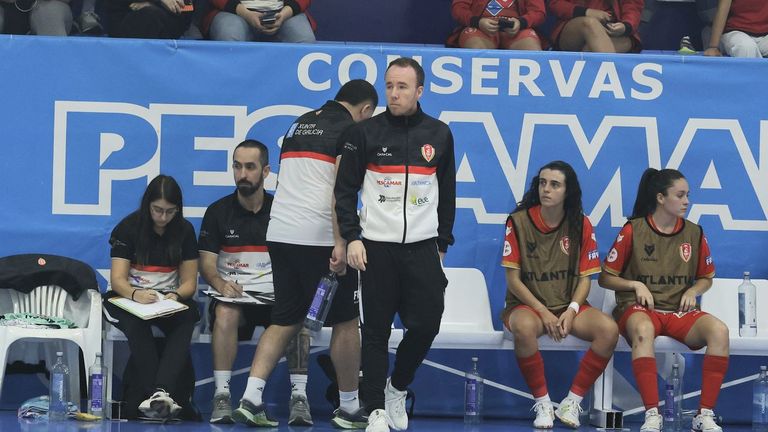 López-Tulla se convierte en el técnico con más partidos de la historia rojilla