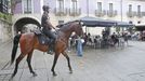 Policías nacionales a caballo patrullaron el casco histórico durante el verano del 2021