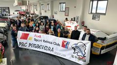 Miembros del PRC Pontevedra del Club Audisport Ibrica, en el museo de coches histricos de Manuel Ferreira, en Mos