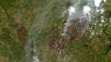 Imagen satelital del fuego en Chandrexa, el mayor activo en Galicia, con las llamas visibles.