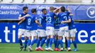 Los jugadores del Oviedo celebran el gol de Ortuo a Las Palmas