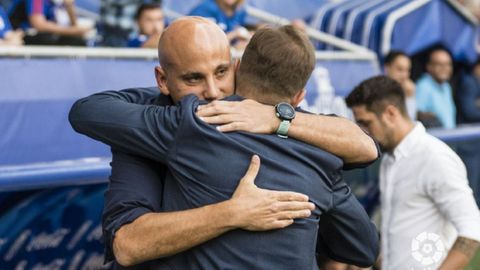 Rozada y Mosquera se saludan antes del Real Oviedo-Extremadura