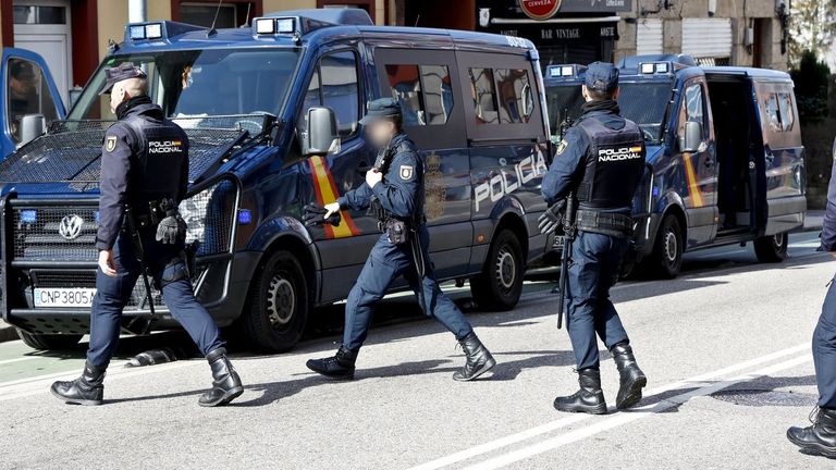 El juez cierra un local de spa y masajes eróticos por ser la tapadera de un negocio de prostitución en Vigo