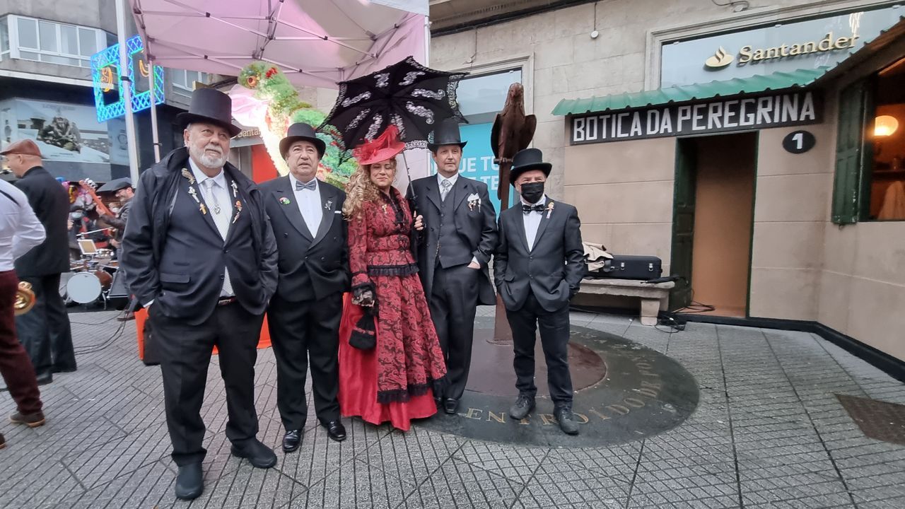 As ser la playa fluvial de Lugo.Recreacin de la botica de don Perfecto Feijoo en el entroido de Pontevedra