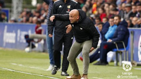 Javi Rozada durante el Huesca-Real Oviedo