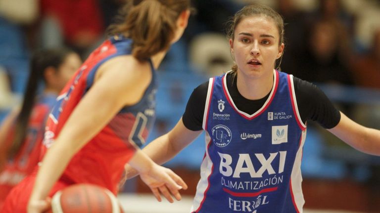 La base Ángela Mataix, en la imagen , es una de las jugadoras lesionadas.