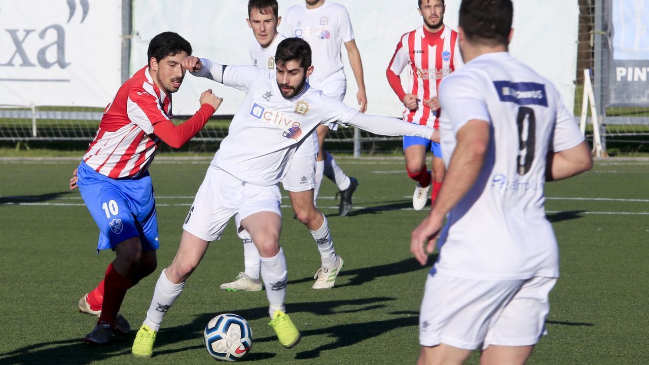 Un partido entre la S.D. Sarriana y el Foz, el pasado mes de enero